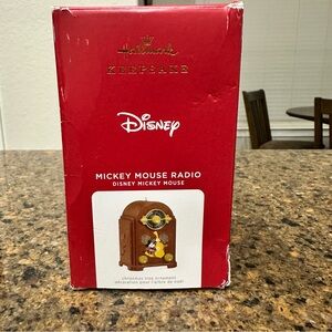 Disney Hallmark Keepsake‎ 2021 Mickey Mouse Radio Ornament